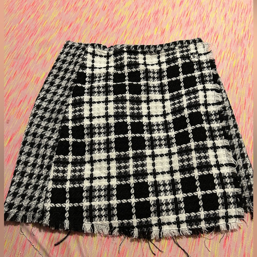 black and white plaid skirt